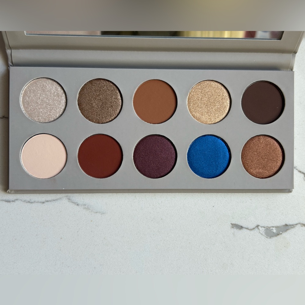 KKW x MARIO eyeshadow palette